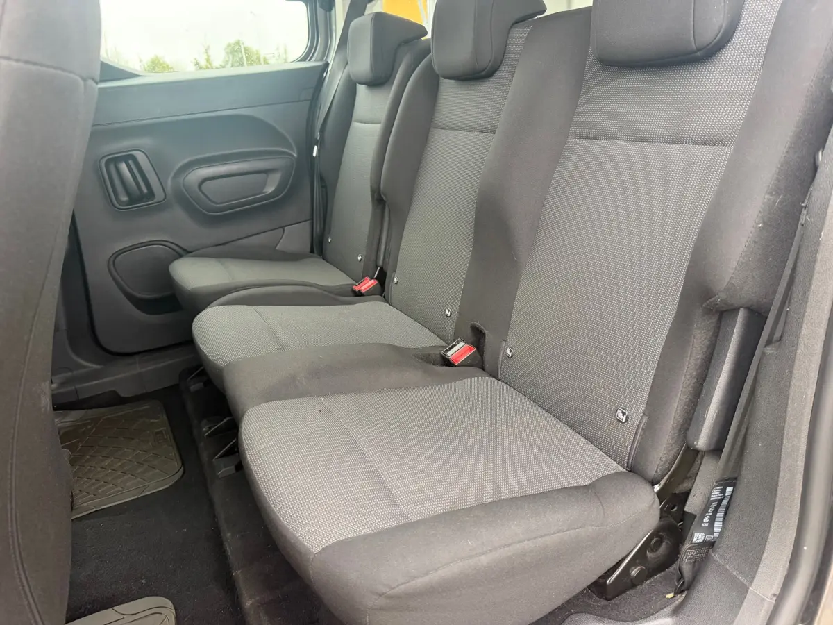 1.2 PureTech Feel - Gris Platinium - Navigatie/Cruise/Airco