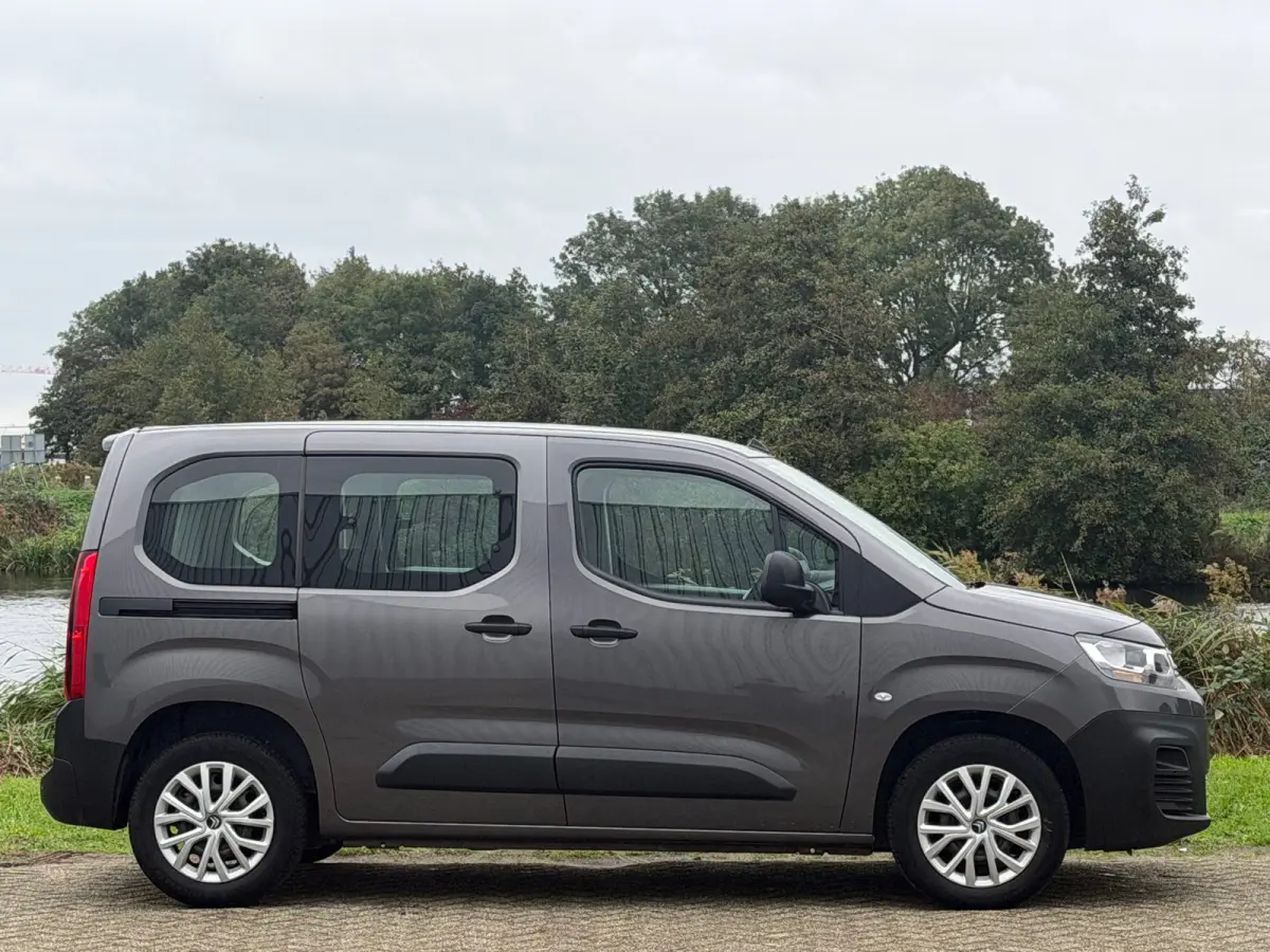 1.2 PureTech Feel - Gris Platinium - Navigatie/Cruise/Airco