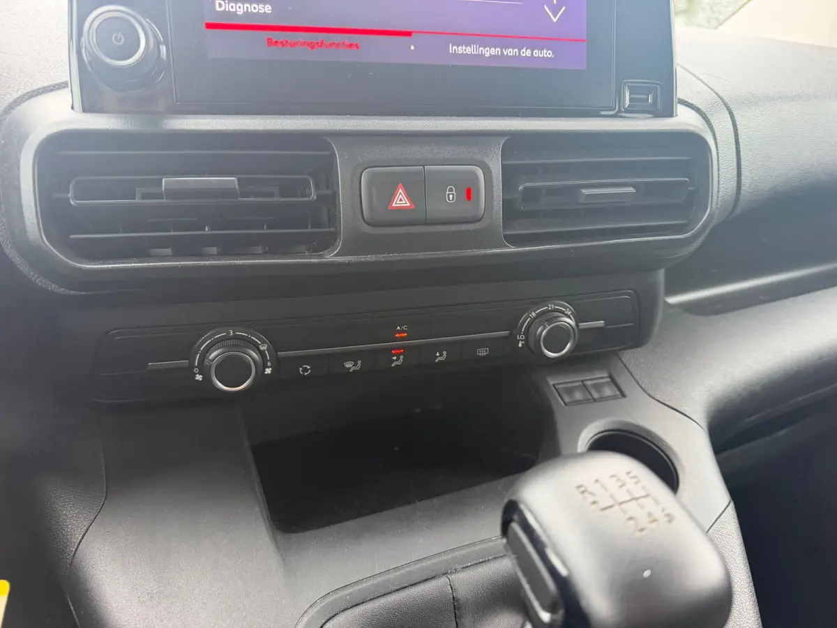 1.2 PureTech Feel - Gris Platinium - Navigatie/Cruise/Airco