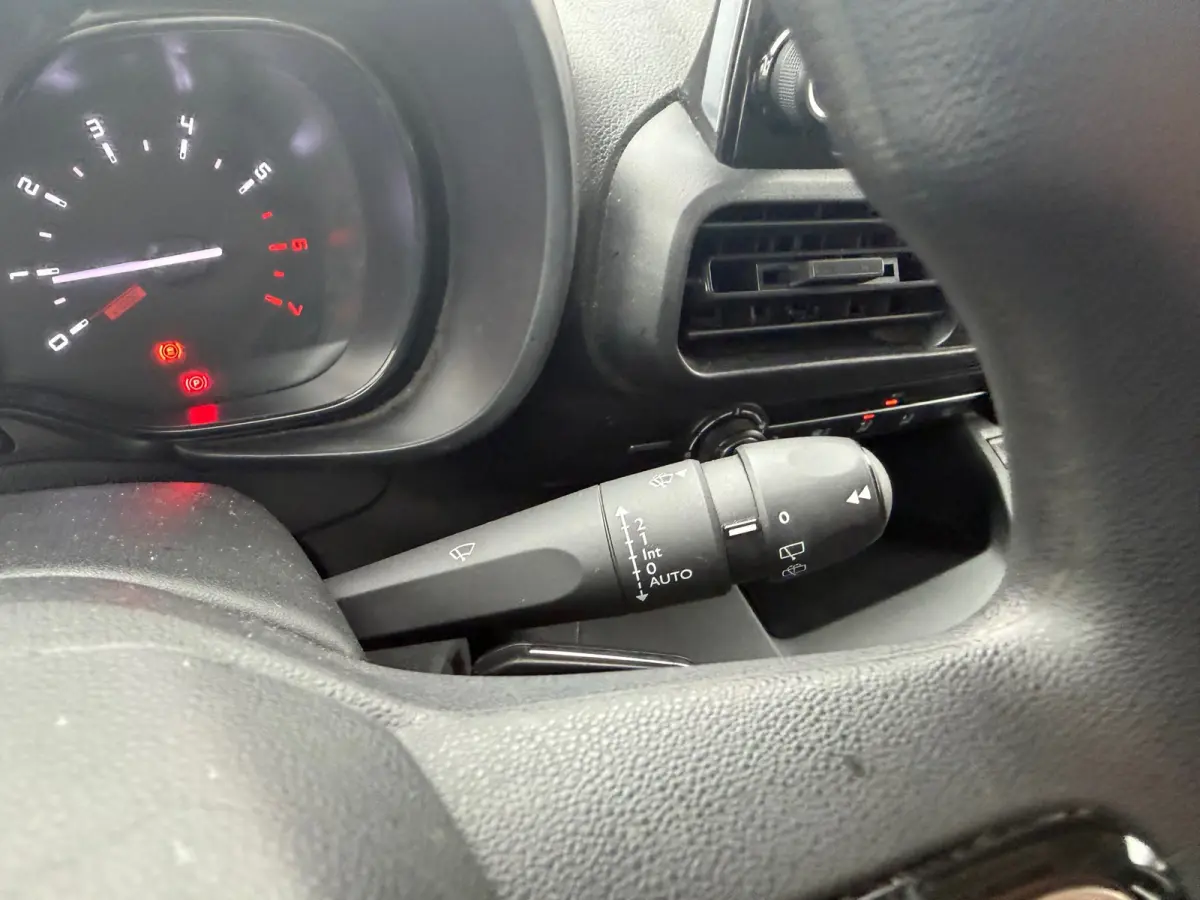 1.2 PureTech Feel - Gris Platinium - Navigatie/Cruise/Airco