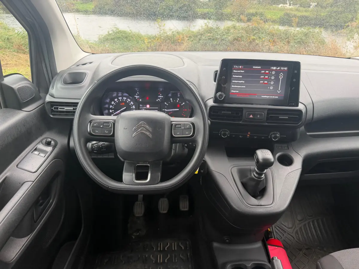 1.2 PureTech Feel - Gris Platinium - Navigatie/Cruise/Airco