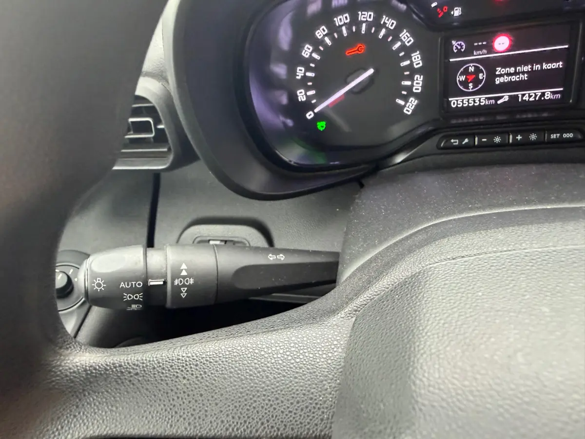 1.2 PureTech Feel - Gris Platinium - Navigatie/Cruise/Airco