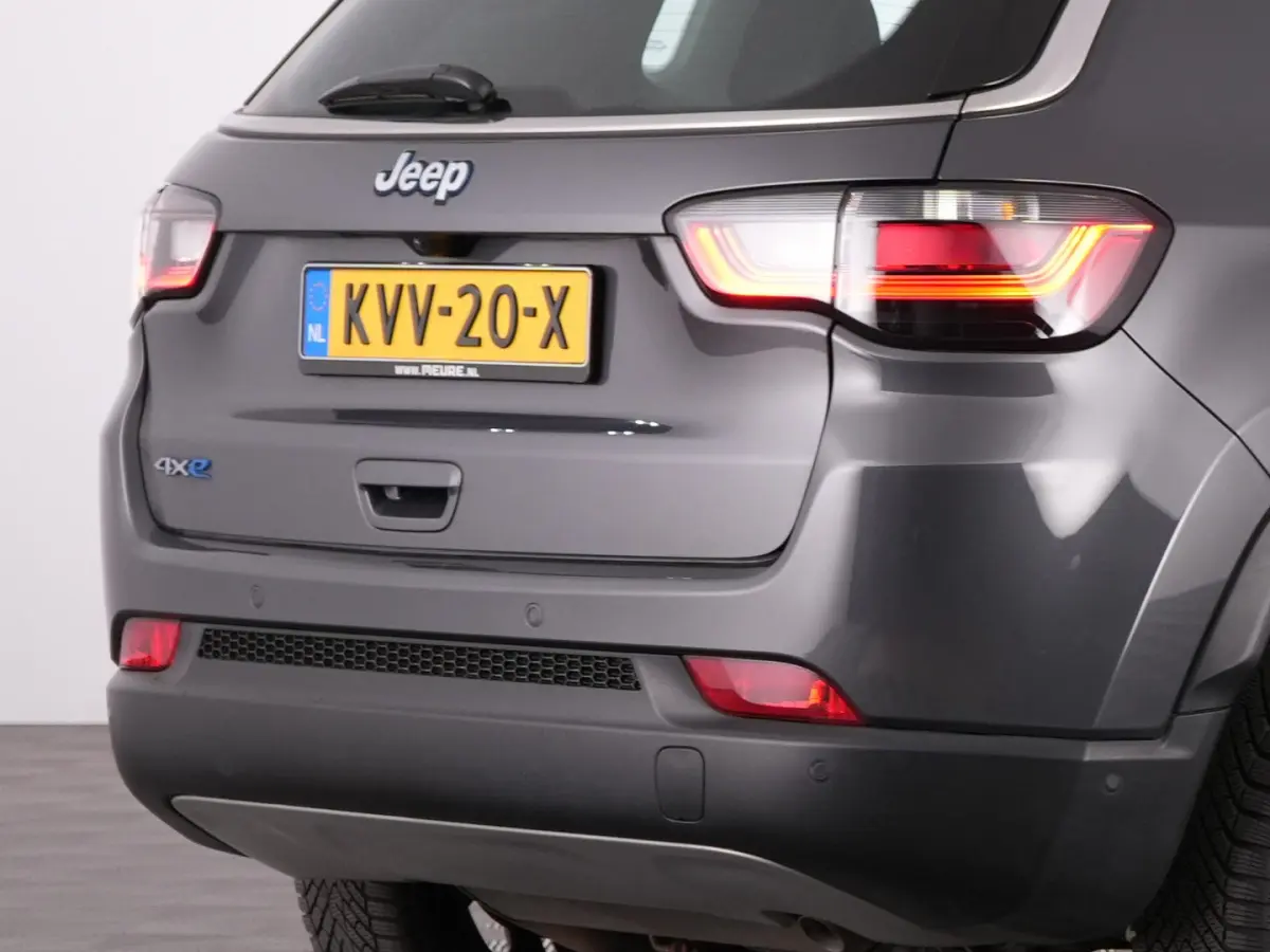 4xe 190 Plug-in Hybrid Altitude | CARPLAY | ECC | PDC | Half LEDER !