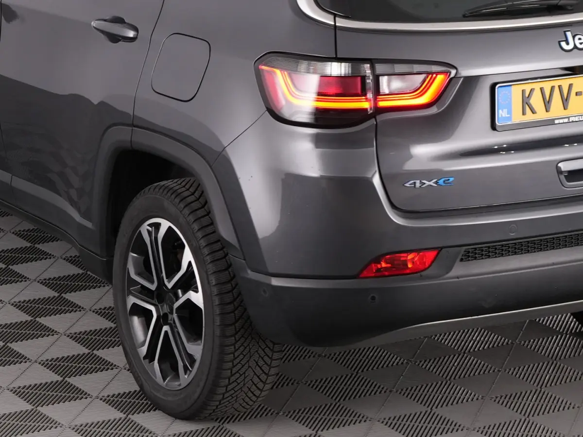 4xe 190 Plug-in Hybrid Altitude | CARPLAY | ECC | PDC | Half LEDER !