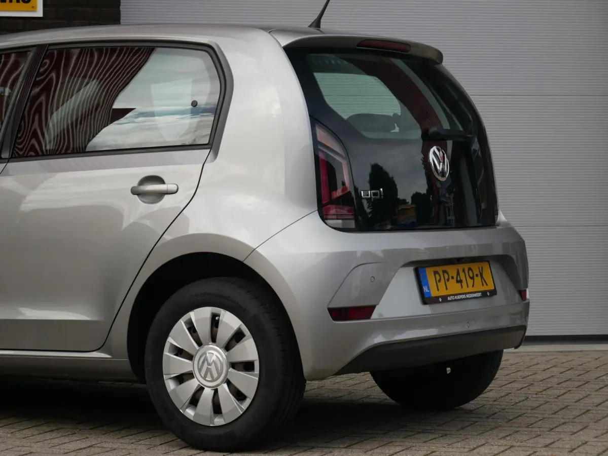 Up! 1.0 BMT high up! 85PK Cruise| BT| Camera| NL Auto