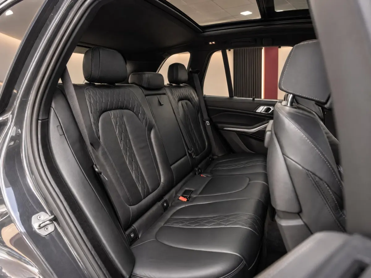 XDrive45e High Executive M-Sport | SOH 100% | Skylounge | Active Steering | Ventilatie | BTW