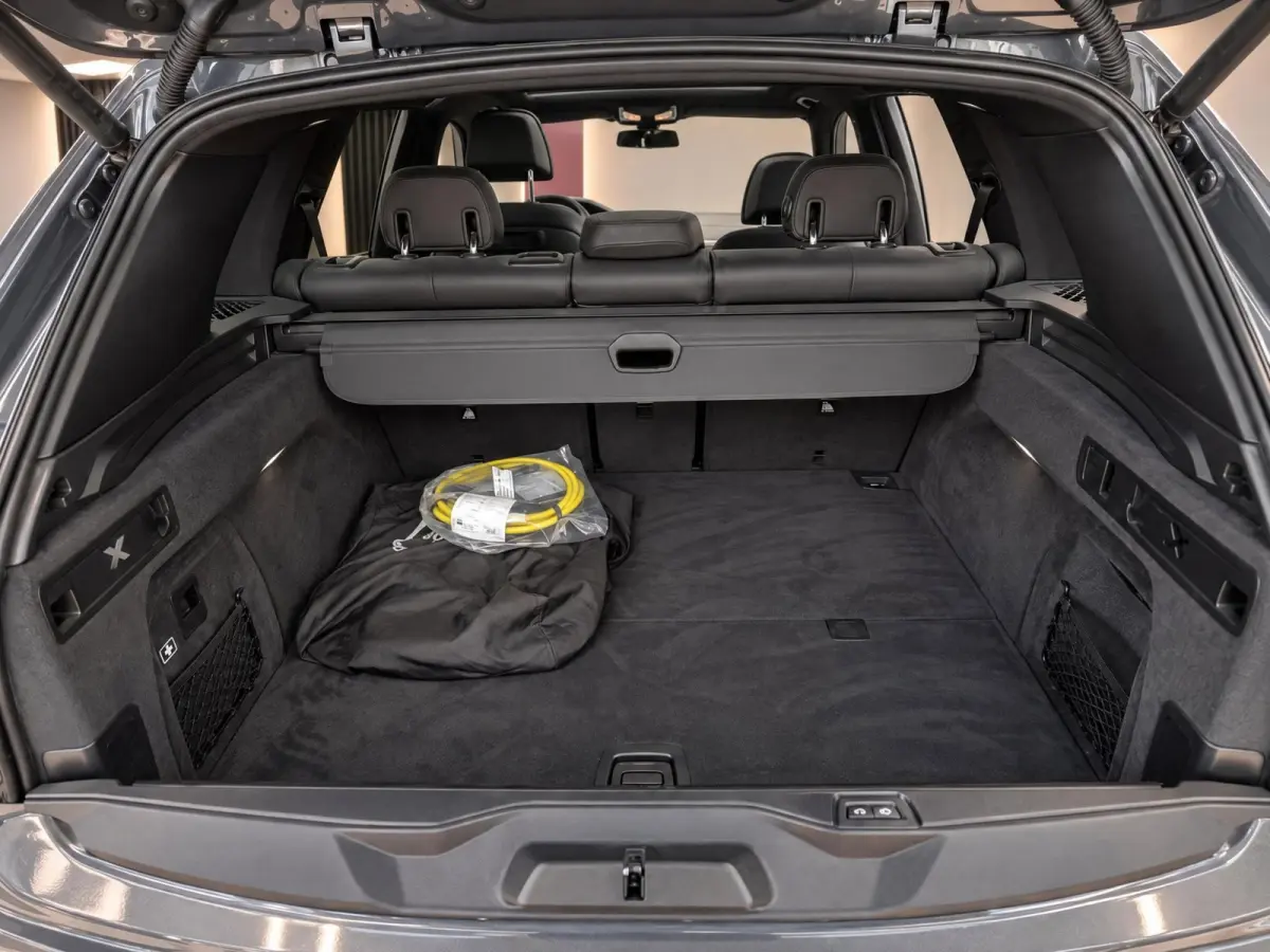 XDrive45e High Executive M-Sport | SOH 100% | Skylounge | Active Steering | Ventilatie | BTW