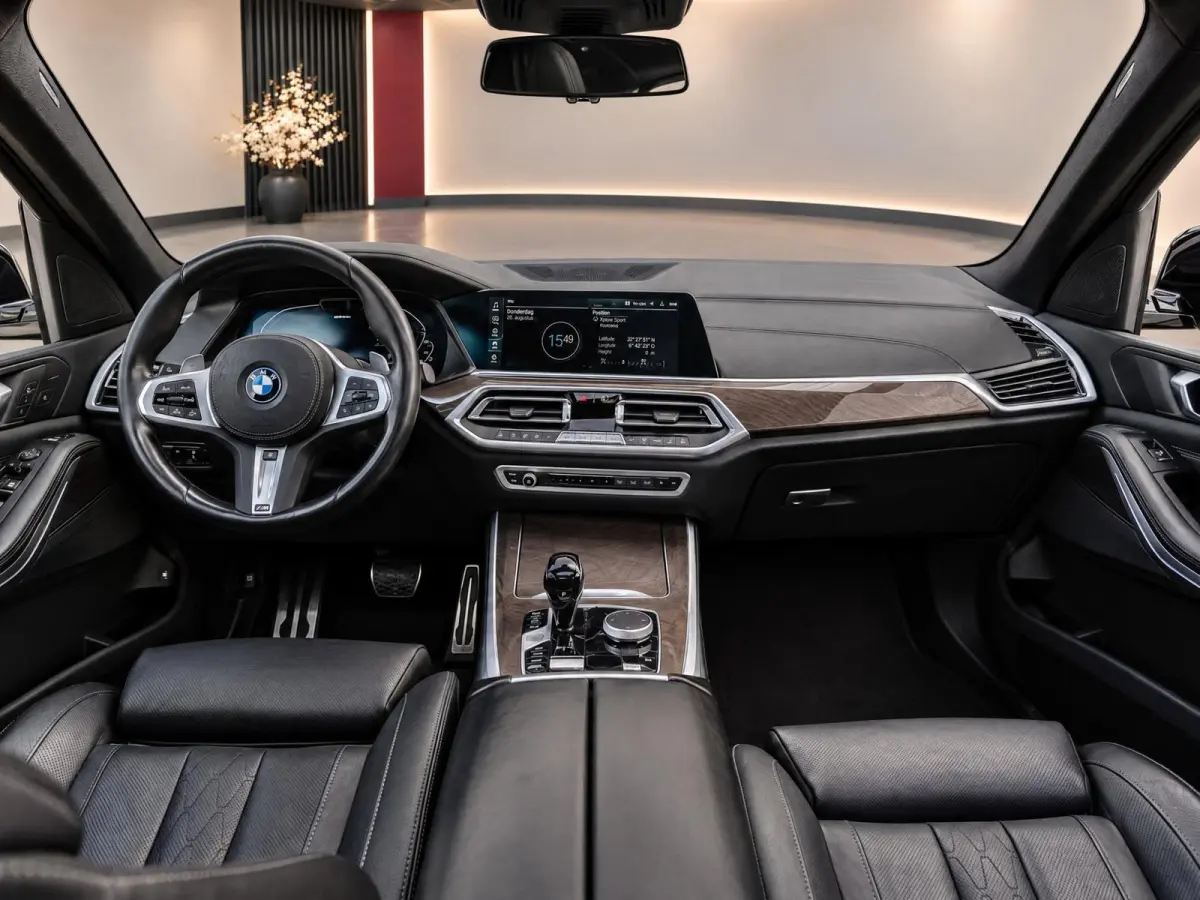 XDrive45e High Executive M-Sport | SOH 100% | Skylounge | Active Steering | Ventilatie | BTW