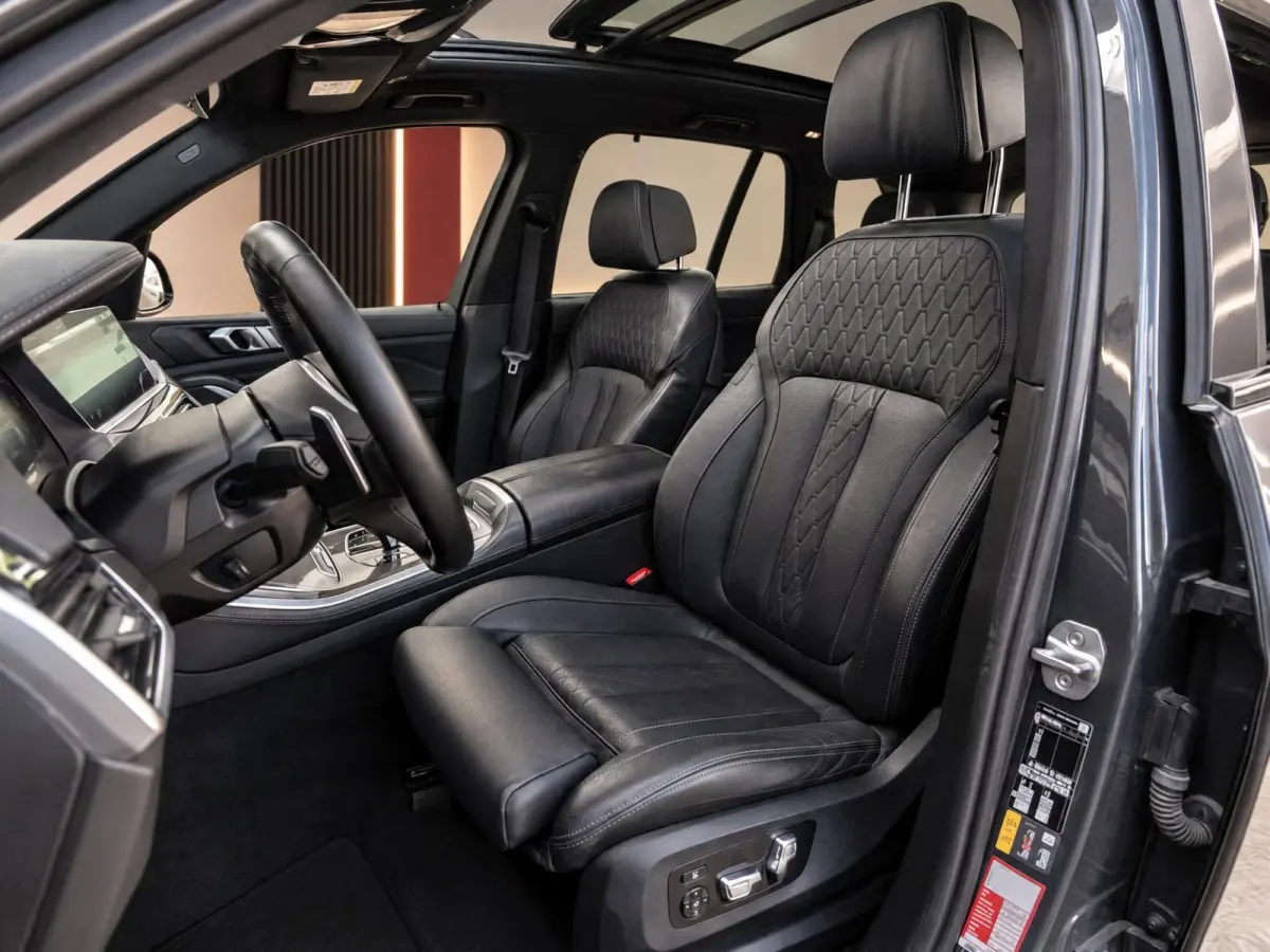 XDrive45e High Executive M-Sport | SOH 100% | Skylounge | Active Steering | Ventilatie | BTW