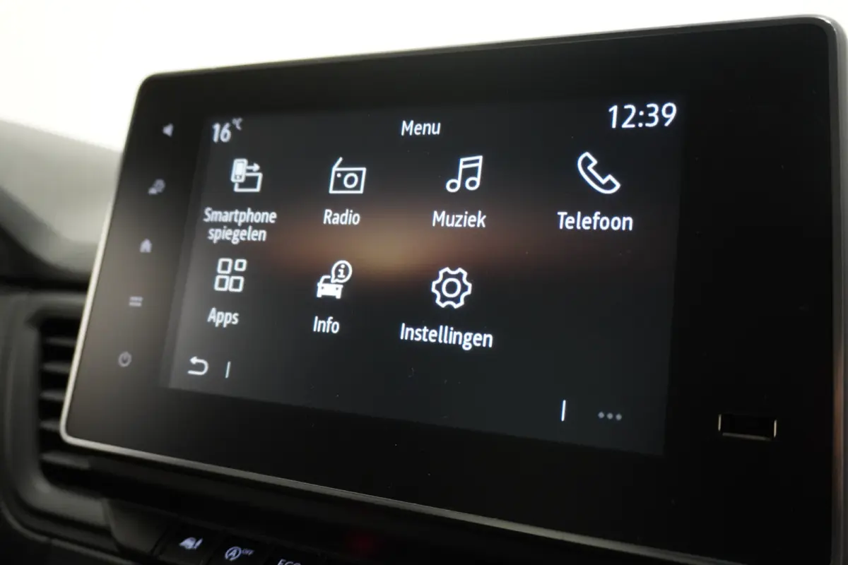 2.0 dCi 130PK L2 EURO 6 - Airco - Cruise - PDC - €21.950,- Excl.