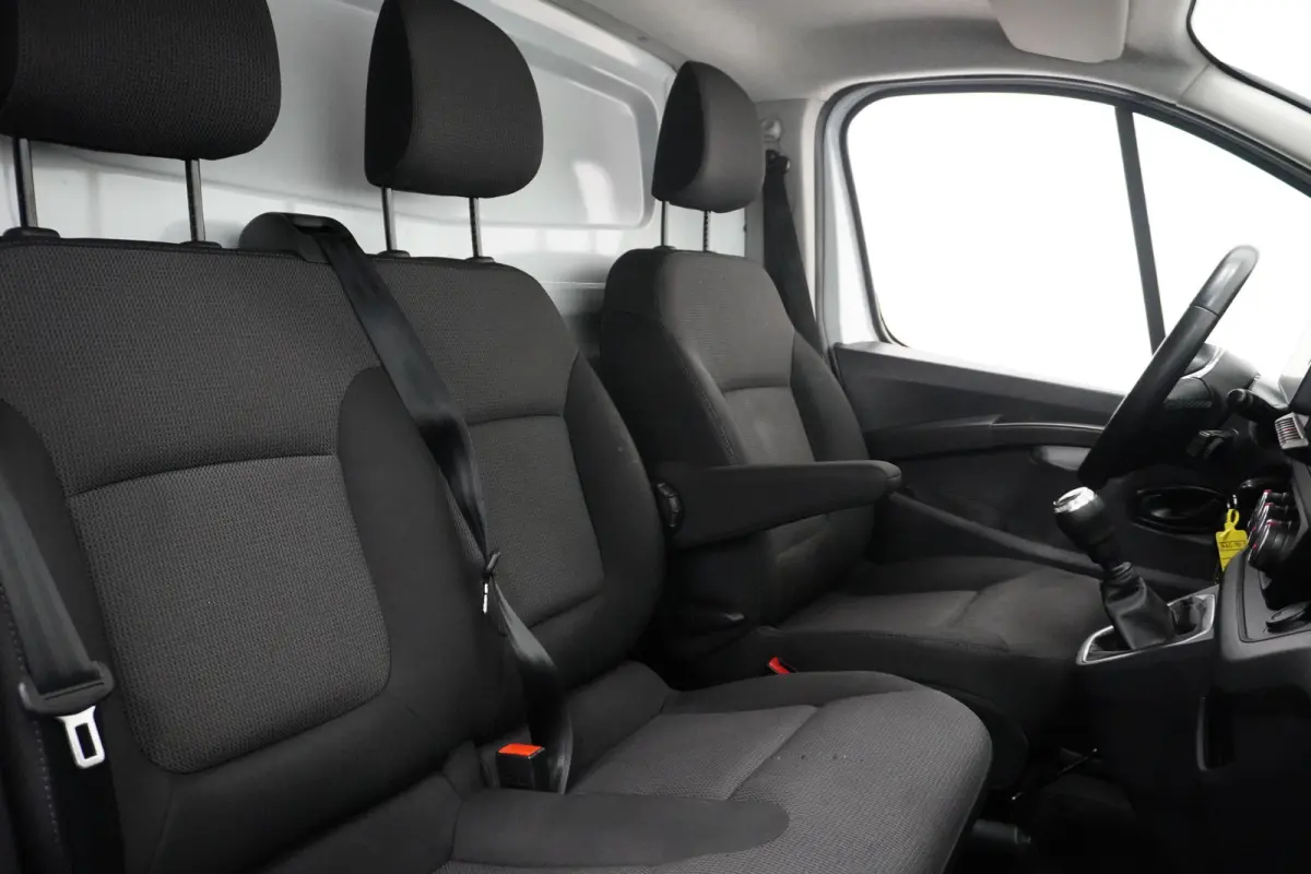 2.0 dCi 130PK L2 EURO 6 - Airco - Cruise - PDC - €21.950,- Excl.