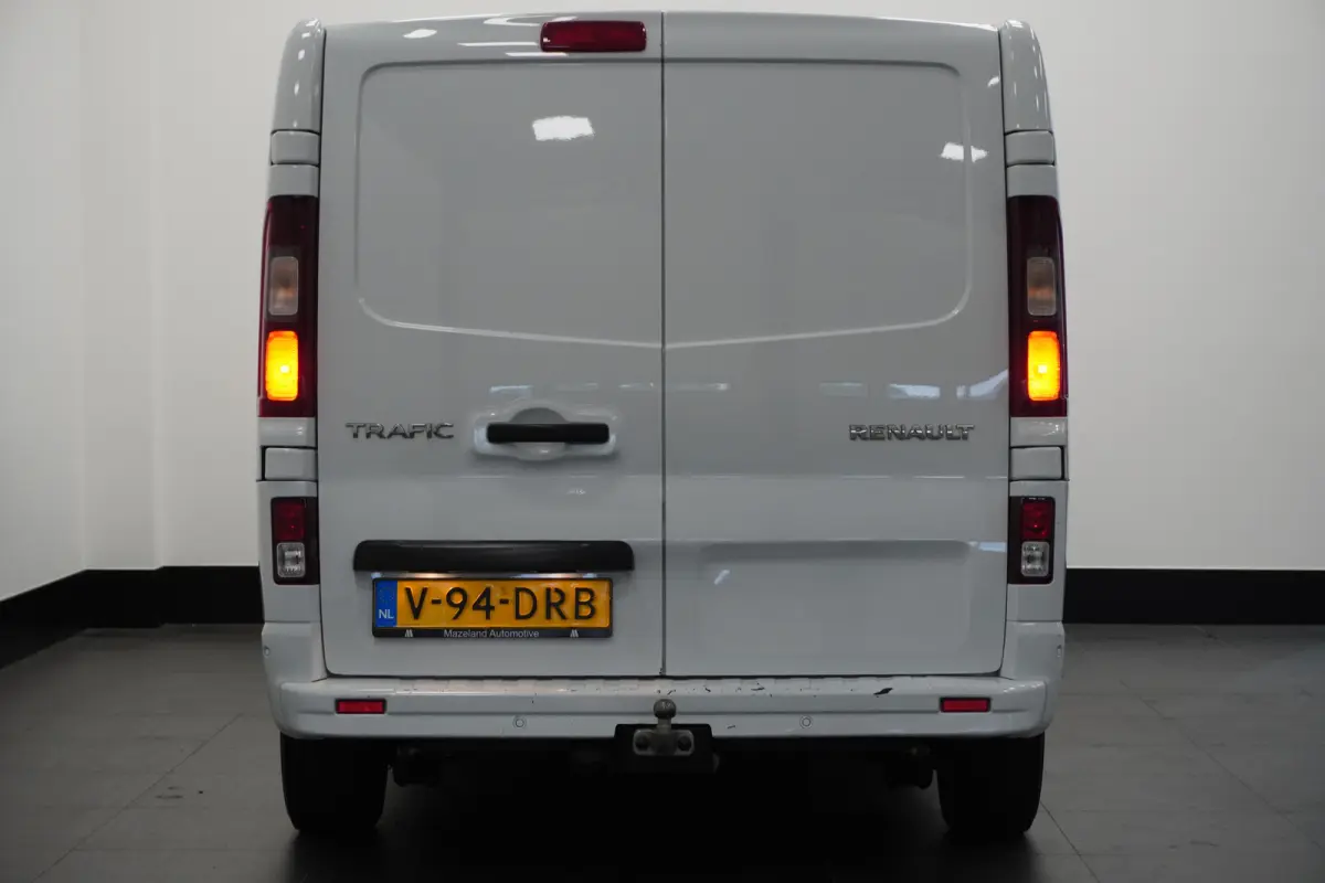 2.0 dCi 130PK L2 EURO 6 - Airco - Cruise - PDC - €21.950,- Excl.