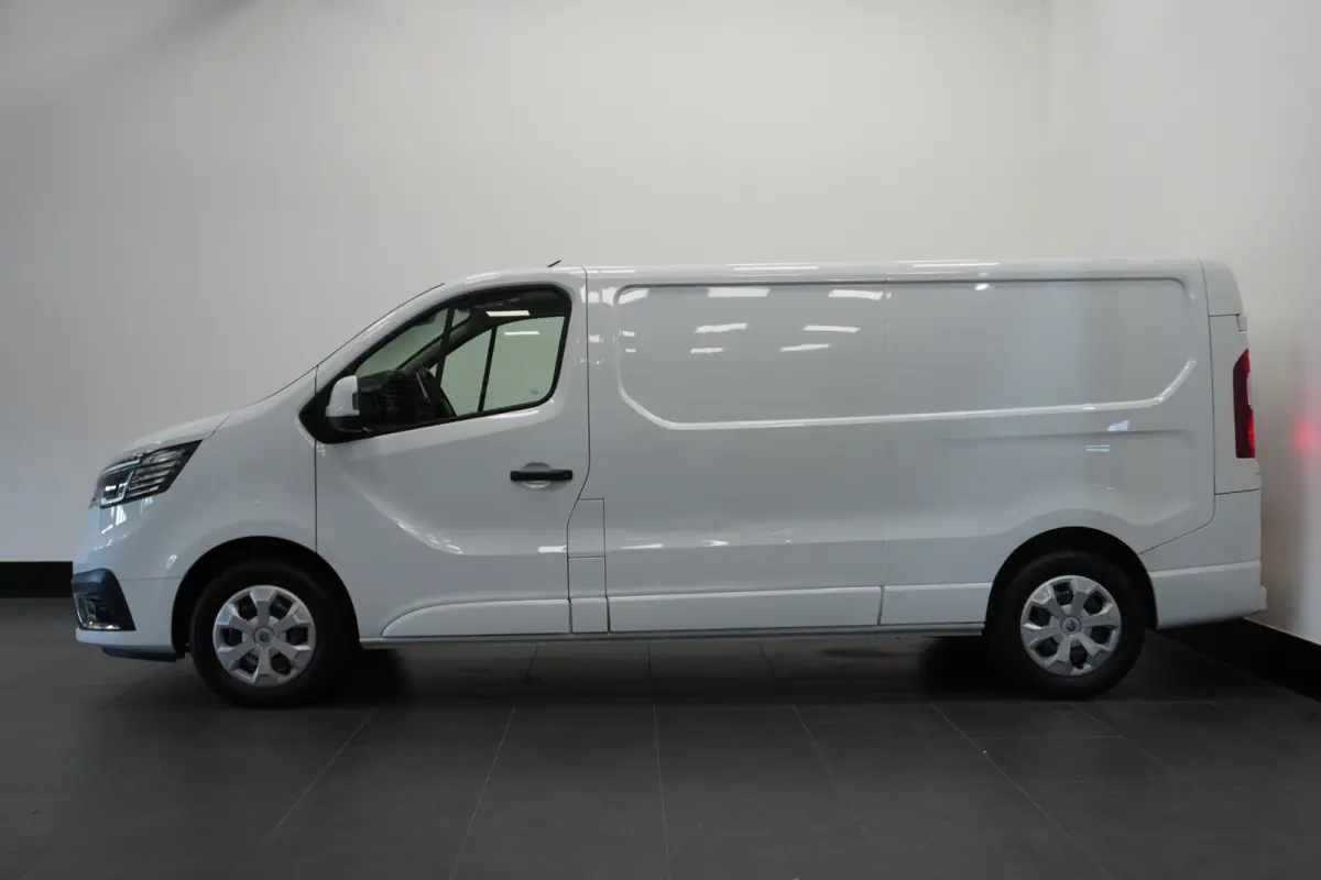 2.0 dCi 130PK L2 EURO 6 - Airco - Cruise - PDC - €21.950,- Excl.