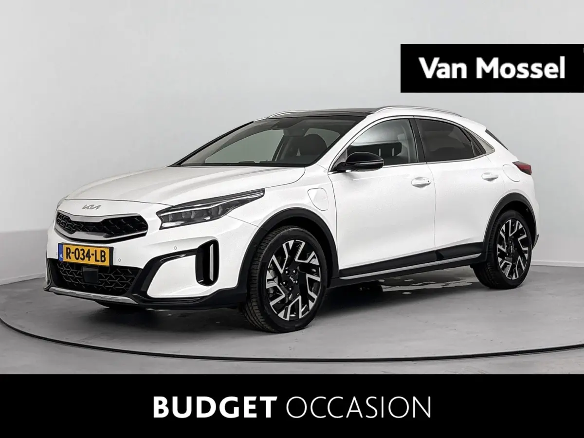 1.6 GDi PHEV ExecutiveLine Origineel Nederlands Voertuig | 94,6% SOH | Automaat | Trekhaak | Panorama en Schuif Kantel Dak | Parkeersensoren Voor en Achter | Achteruitrijcamera | Stoelverwar