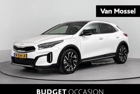 1.6 GDi PHEV ExecutiveLine Origineel Nederlands Voertuig | 94,6% SOH | Automaat | Trekhaak | Panorama en Schuif Kantel Dak | Parkeersensoren Voor en Achter | Achteruitrijcamera | Stoelverwar
