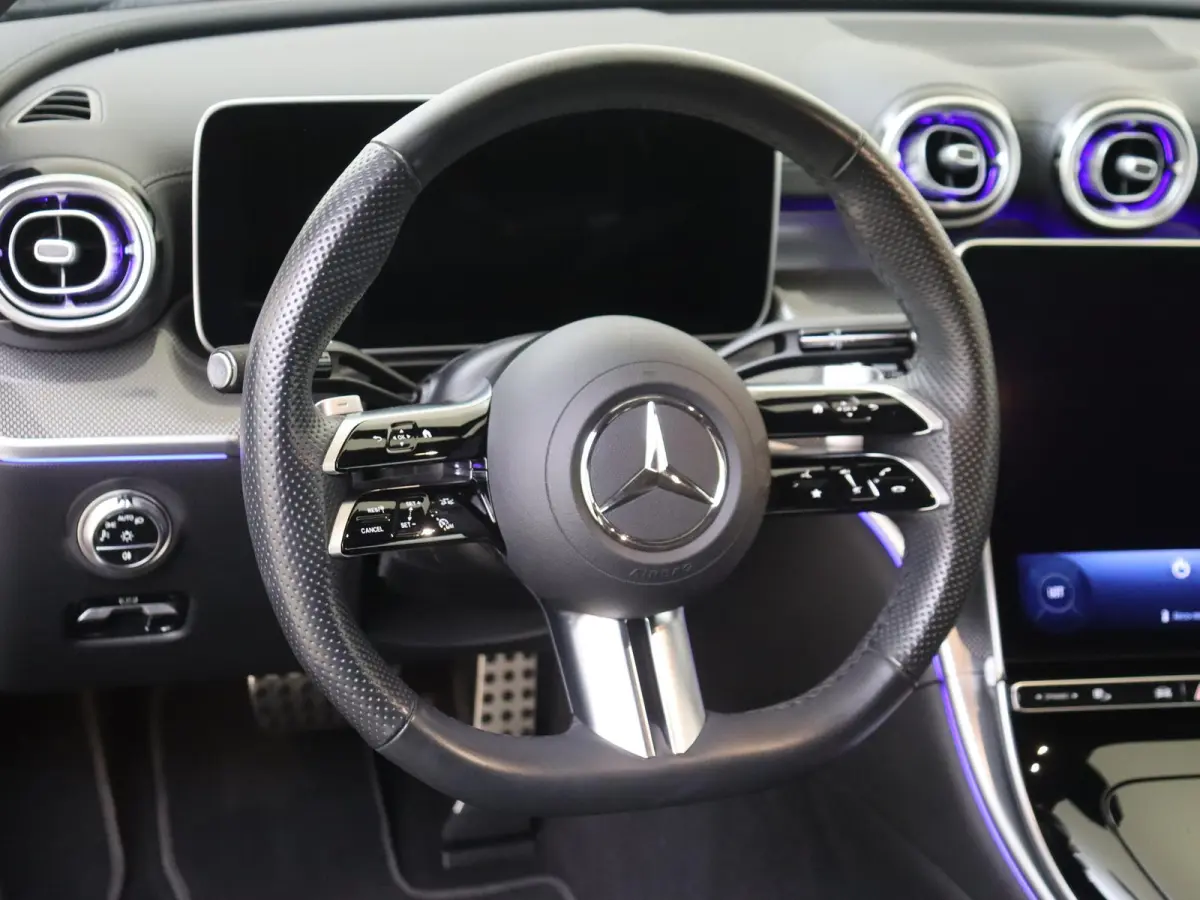 180 AMG Line / 20 inch/ Memory/ Sfeerverlichting/ AIRCAP/ AIRSCARF