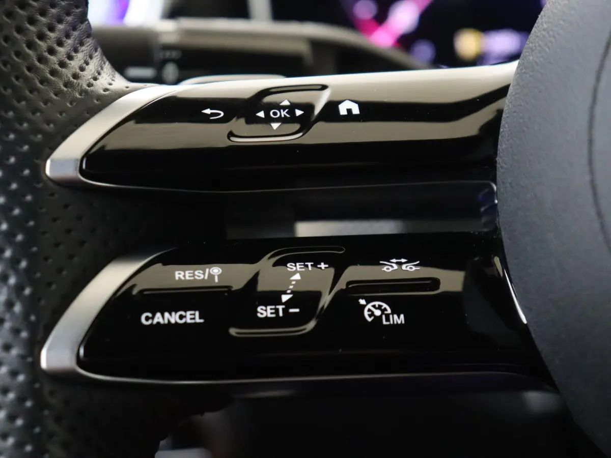 180 AMG Line / 20 inch/ Memory/ Sfeerverlichting/ AIRCAP/ AIRSCARF
