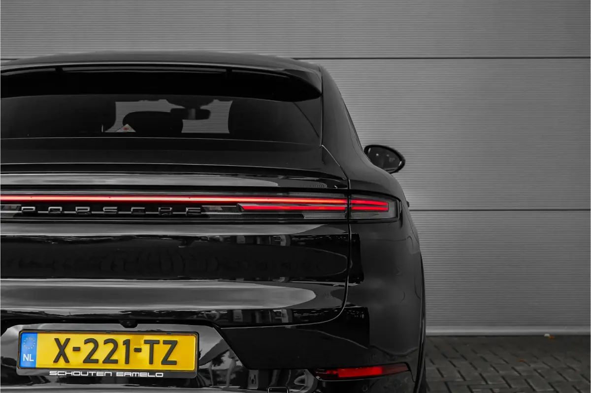 3.0 E-Hybrid Nieuw Model Sport Design & Chrono Trekhaak Stoelventilatie 21"