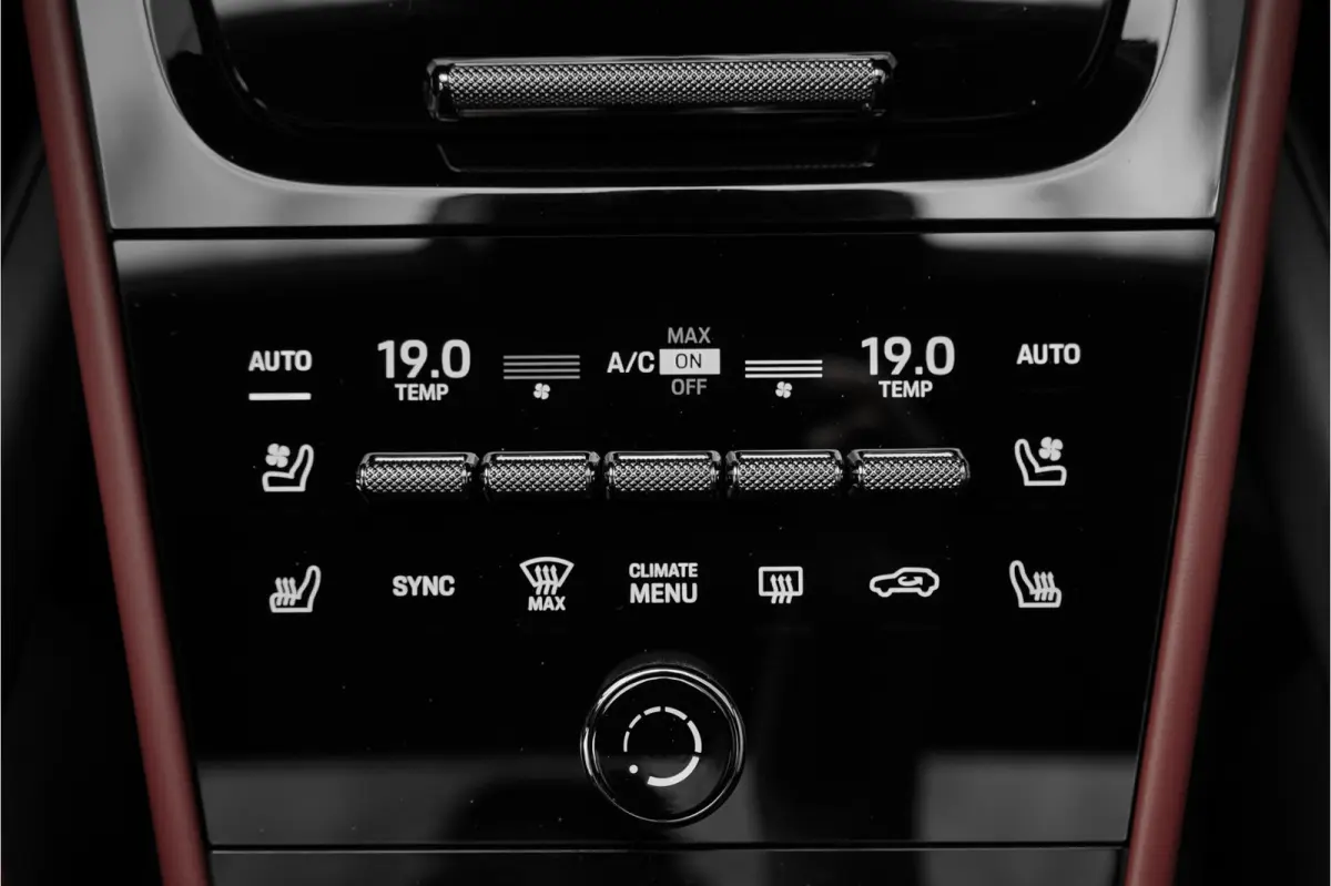 3.0 E-Hybrid Nieuw Model Sport Design & Chrono Trekhaak Stoelventilatie 21"