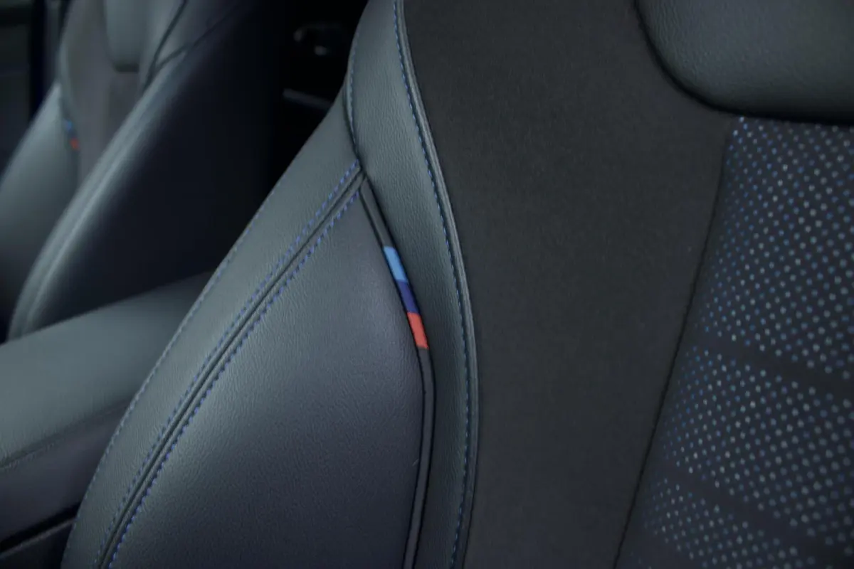 BMW 3-Serie 330e High Ex | M Sport - Laser - Pano - HUD - HK