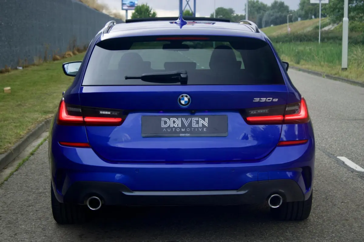 BMW 3-Serie 330e High Ex | M Sport - Laser - Pano - HUD - HK