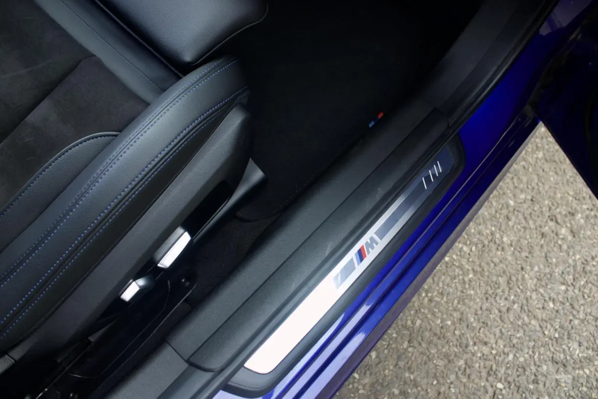 BMW 3-Serie 330e High Ex | M Sport - Laser - Pano - HUD - HK