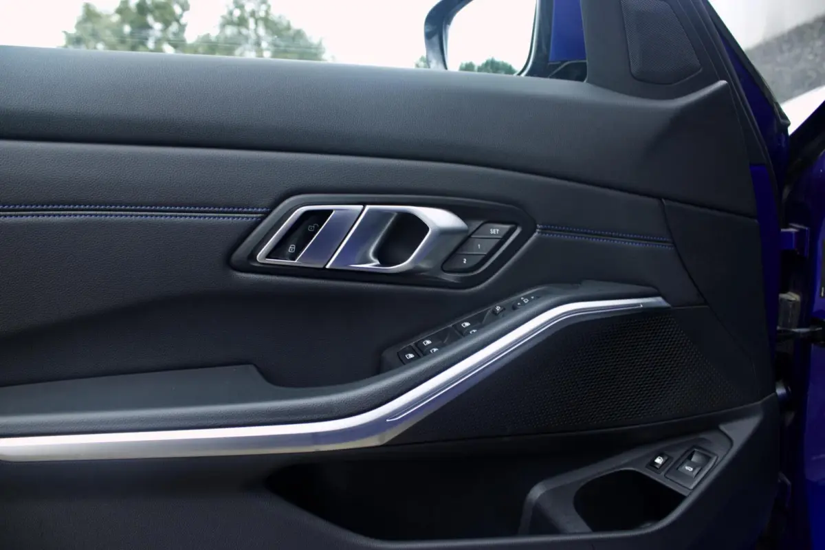 BMW 3-Serie 330e High Ex | M Sport - Laser - Pano - HUD - HK