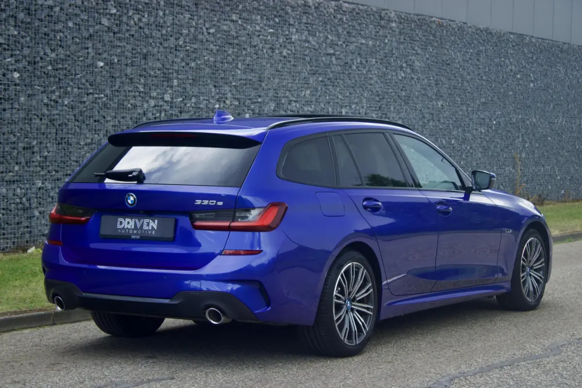 BMW 3-Serie 330e High Ex | M Sport - Laser - Pano - HUD - HK