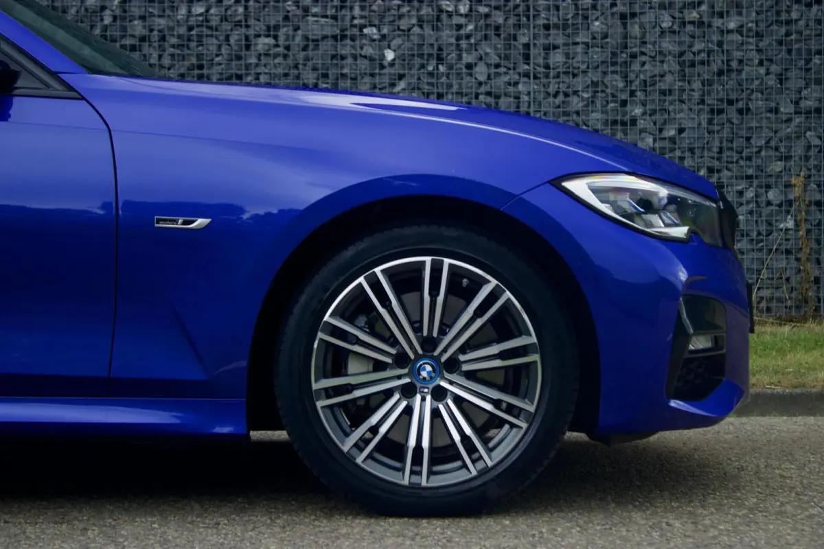 BMW 3-Serie 330e High Ex | M Sport - Laser - Pano - HUD - HK