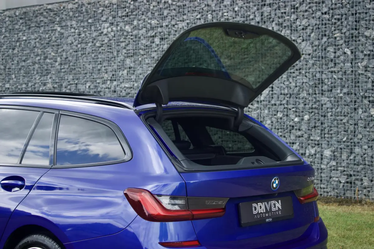 BMW 3-Serie 330e High Ex | M Sport - Laser - Pano - HUD - HK