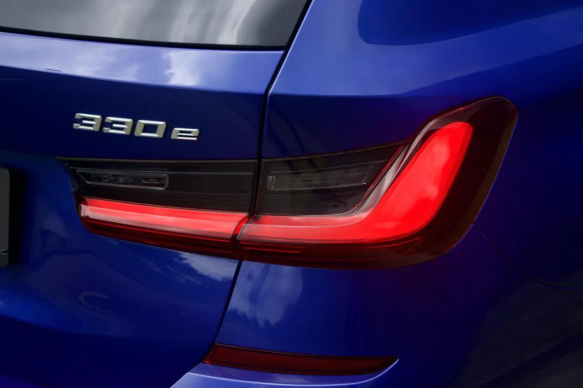 BMW 3-Serie 330e High Ex | M Sport - Laser - Pano - HUD - HK