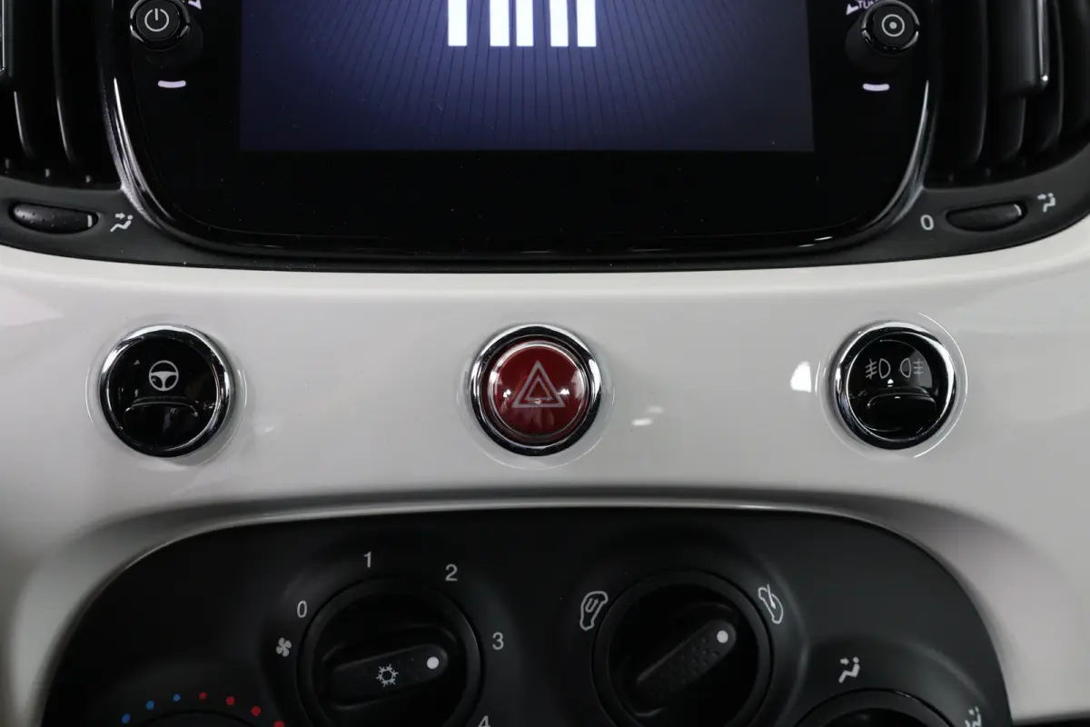 1.0 Hybrid Cabrio Dolcevita Finale | 1e Eigenaar! | Dealer Onderhouden! | Navi By App | Cruise Control | Stoelverwarming | Airco | Parkeersensoren | Lichtmetalen Velgen