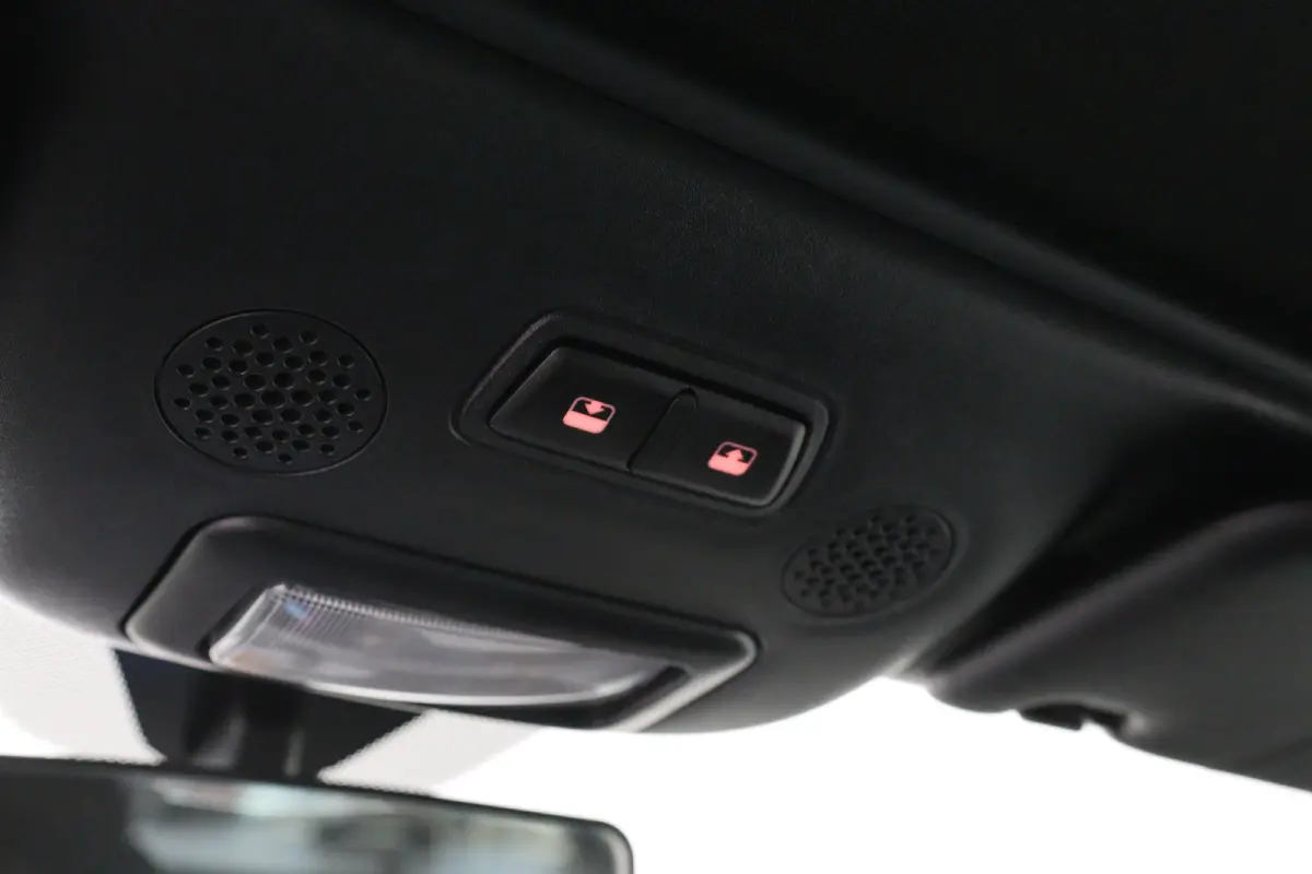 1.0 Hybrid Cabrio Dolcevita Finale | 1e Eigenaar! | Dealer Onderhouden! | Navi By App | Cruise Control | Stoelverwarming | Airco | Parkeersensoren | Lichtmetalen Velgen