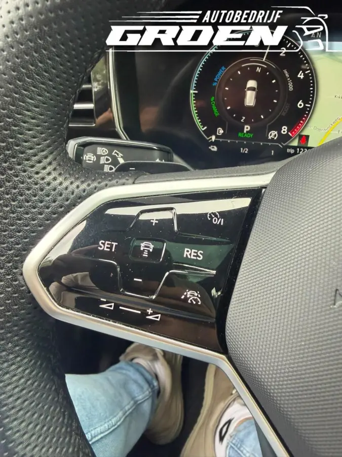 3.0 TSi 4MOTION R-LINE PANO|HUD|UCHT|TREK