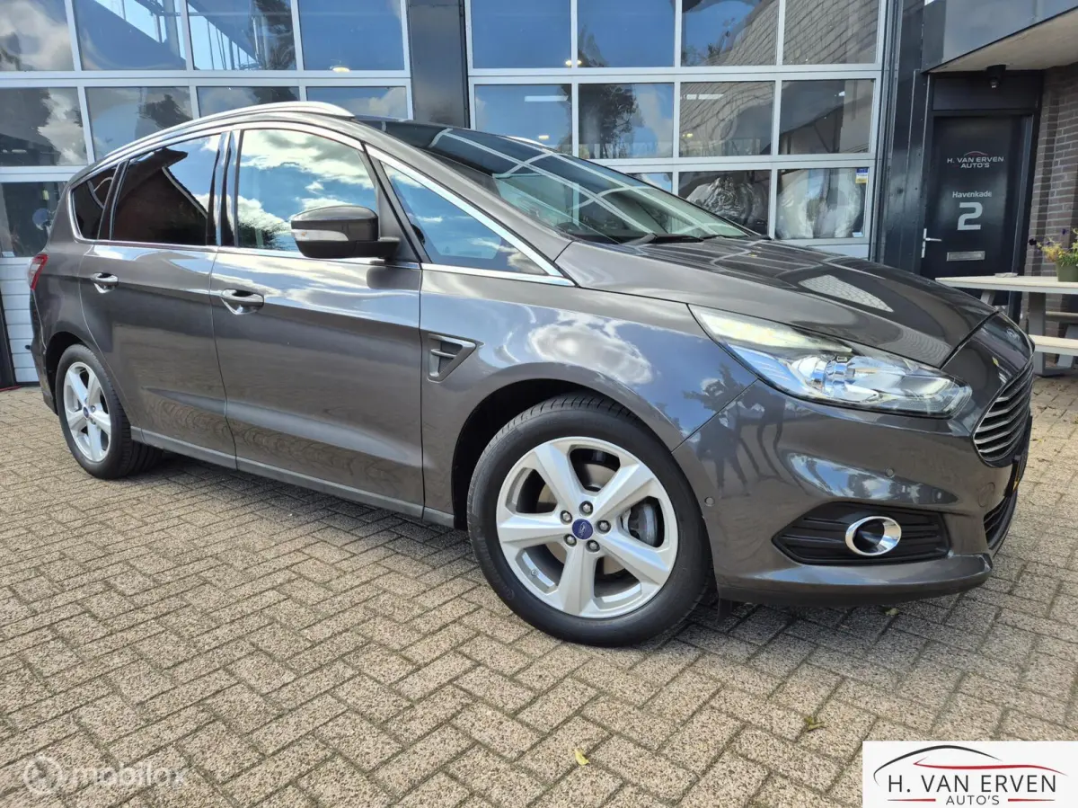 1.5 Titanium 7p. 1E EIGENAAR NAVI PDC 18" NAP