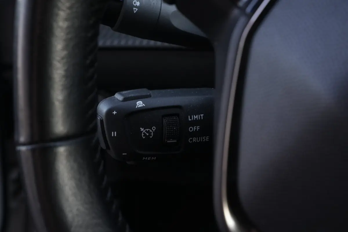 1.2 131pk PureTech Blue Lease Allure | 360 Camera | Carplay | Adaptive Cruise | 17" |
