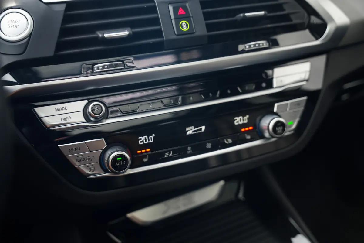 xDrive30e 292 pk High Executive M-Sportpakket / Pano-Dak/ Harman-Kardon/ Head-Up/ SuperSport-Stoel/ Keyless/ Camera/ Leder/ Stoel.Verw/ Memory/ Driving Assistant/ 20'' LMV