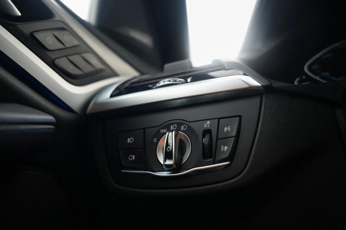 xDrive30e 292 pk High Executive M-Sportpakket / Pano-Dak/ Harman-Kardon/ Head-Up/ SuperSport-Stoel/ Keyless/ Camera/ Leder/ Stoel.Verw/ Memory/ Driving Assistant/ 20'' LMV