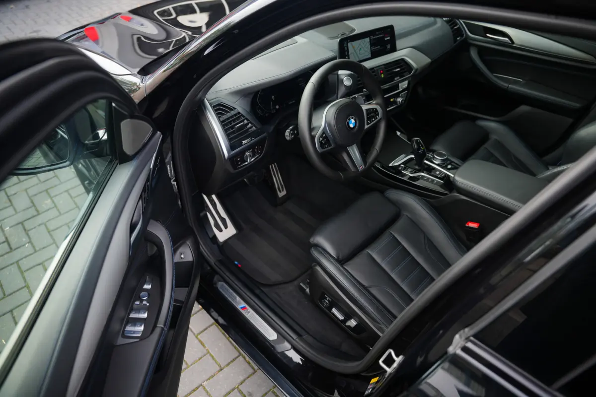 xDrive30e 292 pk High Executive M-Sportpakket / Pano-Dak/ Harman-Kardon/ Head-Up/ SuperSport-Stoel/ Keyless/ Camera/ Leder/ Stoel.Verw/ Memory/ Driving Assistant/ 20'' LMV