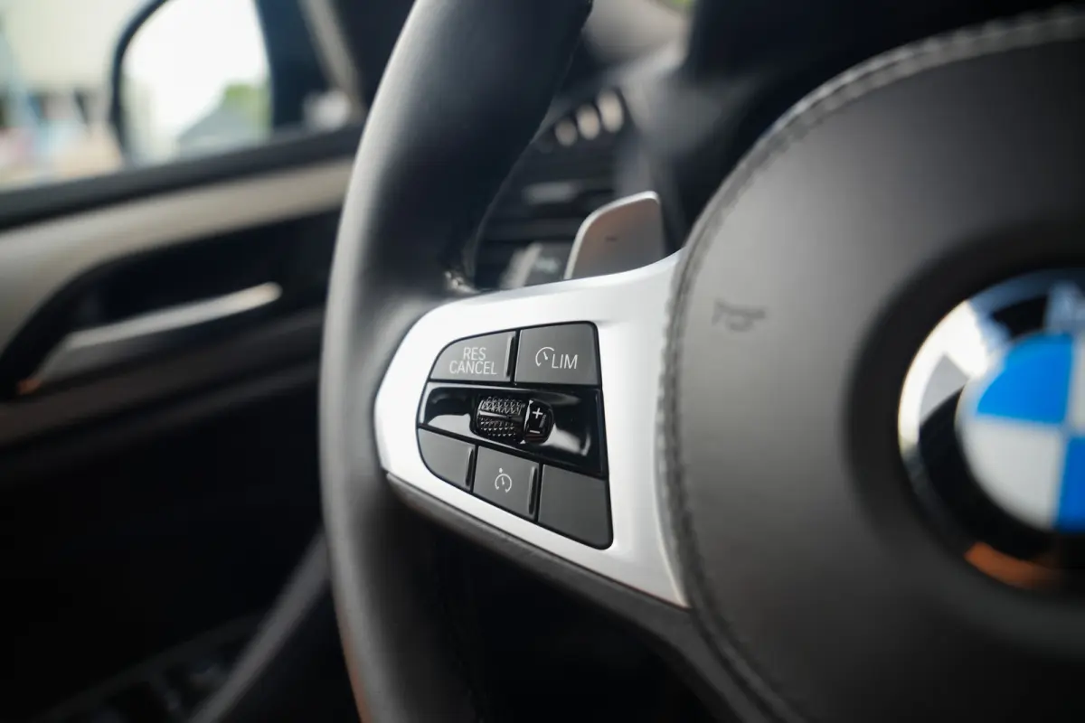 xDrive30e 292 pk High Executive M-Sportpakket / Pano-Dak/ Harman-Kardon/ Head-Up/ SuperSport-Stoel/ Keyless/ Camera/ Leder/ Stoel.Verw/ Memory/ Driving Assistant/ 20'' LMV
