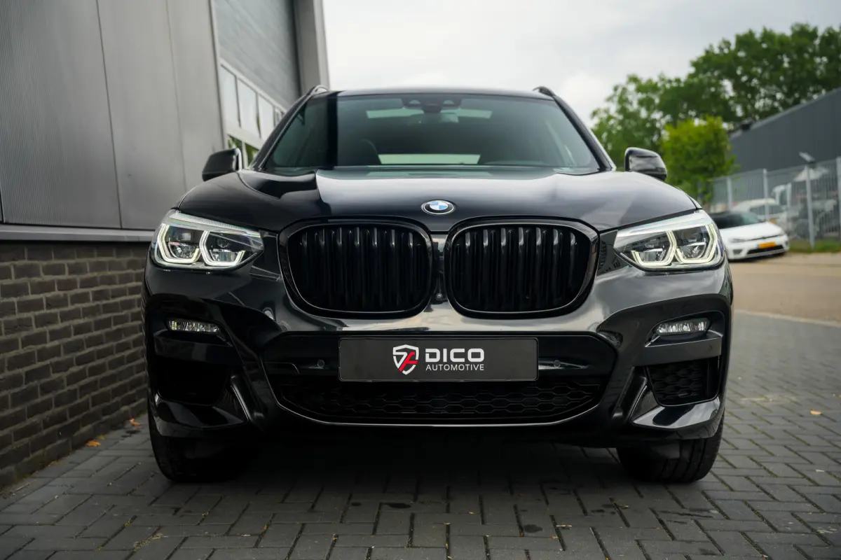 xDrive30e 292 pk High Executive M-Sportpakket / Pano-Dak/ Harman-Kardon/ Head-Up/ SuperSport-Stoel/ Keyless/ Camera/ Leder/ Stoel.Verw/ Memory/ Driving Assistant/ 20'' LMV