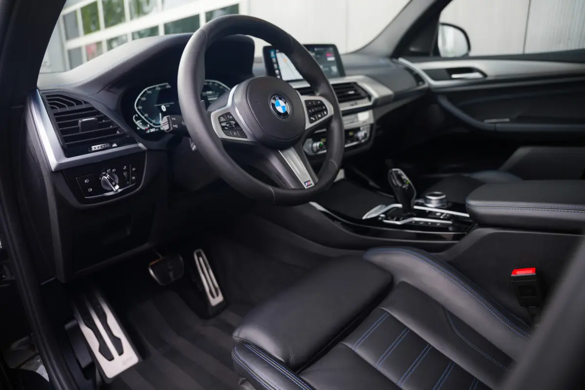 xDrive30e 292 pk High Executive M-Sportpakket / Pano-Dak/ Harman-Kardon/ Head-Up/ SuperSport-Stoel/ Keyless/ Camera/ Leder/ Stoel.Verw/ Memory/ Driving Assistant/ 20'' LMV