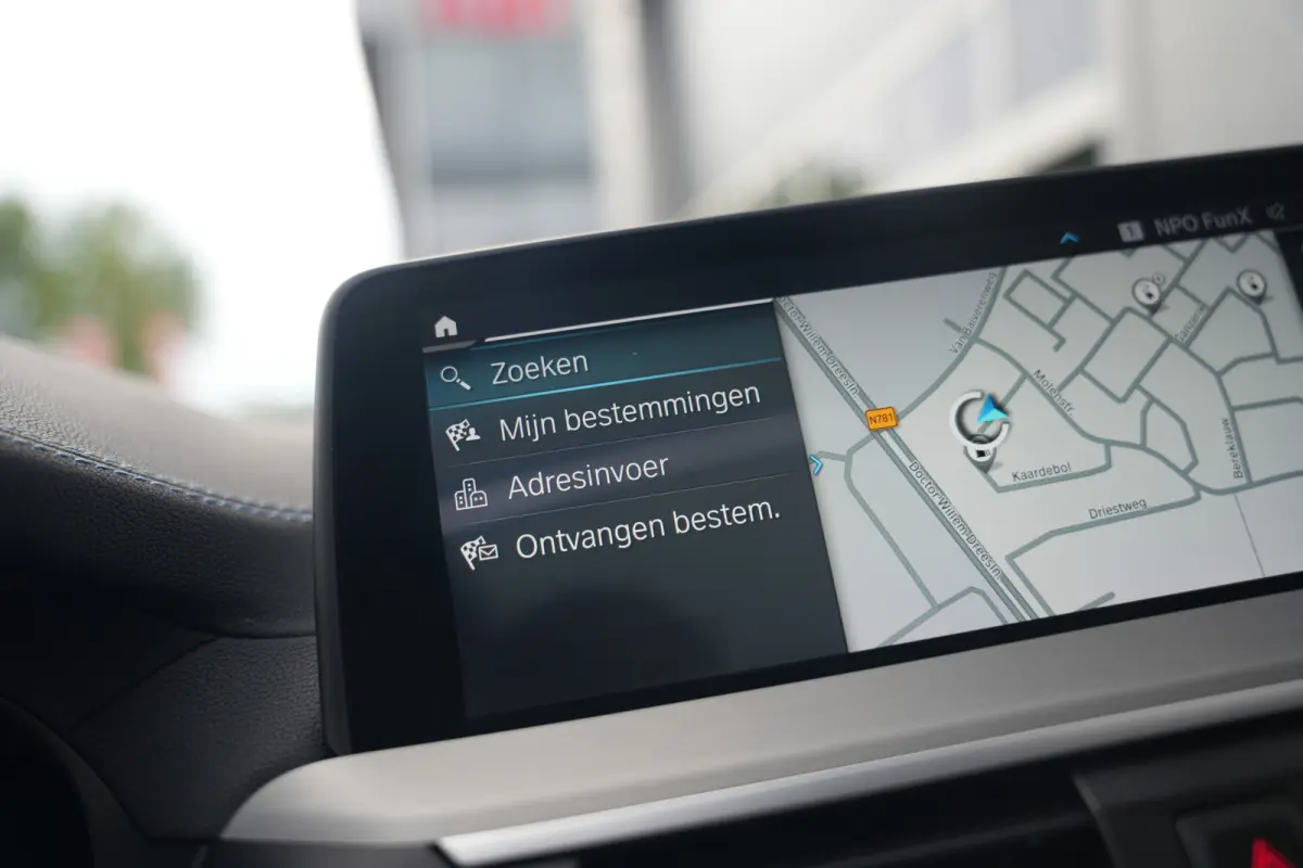 xDrive30e 292 pk High Executive M-Sportpakket / Pano-Dak/ Harman-Kardon/ Head-Up/ SuperSport-Stoel/ Keyless/ Camera/ Leder/ Stoel.Verw/ Memory/ Driving Assistant/ 20'' LMV