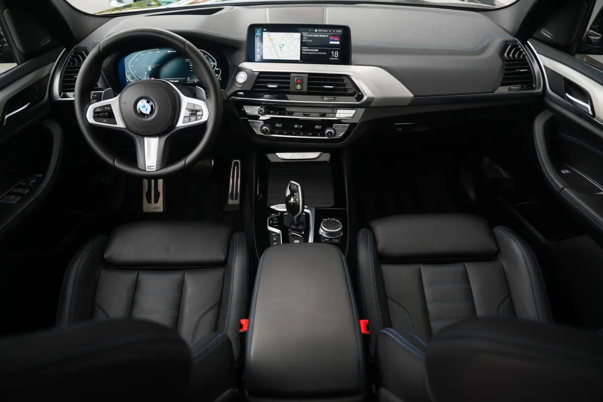 xDrive30e 292 pk High Executive M-Sportpakket / Pano-Dak/ Harman-Kardon/ Head-Up/ SuperSport-Stoel/ Keyless/ Camera/ Leder/ Stoel.Verw/ Memory/ Driving Assistant/ 20'' LMV