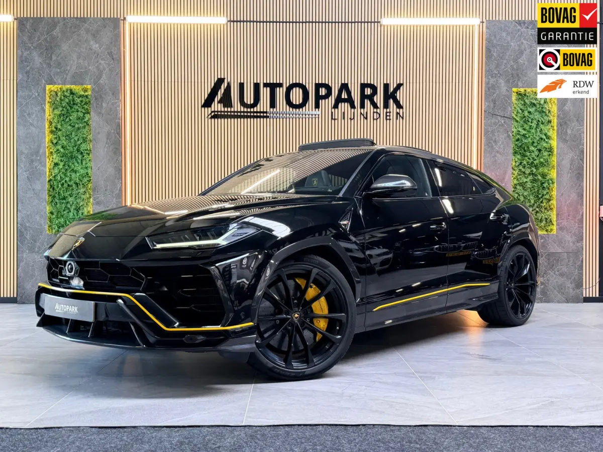 4.0 V8 |PANO|AKRAPOVIC|B&O|MASSAGE|CERAMIC|HuD|CARBON|SOFTCLOSE|360 CAMERA|GARANTIE 03/2027|23 INCH|650PK|BOMVOL!
