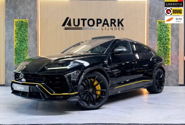 4.0 V8 |PANO|AKRAPOVIC|B&O|MASSAGE|CERAMIC|HuD|CARBON|SOFTCLOSE|360 CAMERA|GARANTIE 03/2027|23 INCH|650PK|BOMVOL!