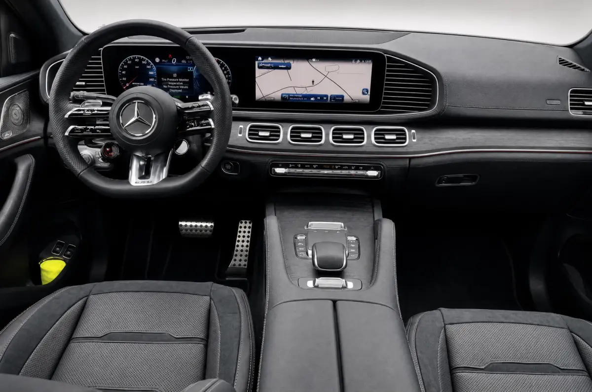 AMG 53 Hybrid 4MATIC+ Night Edition Premium Plus LUCHTVERING / TREKHAAK / BURMESTER / FULL BLACK