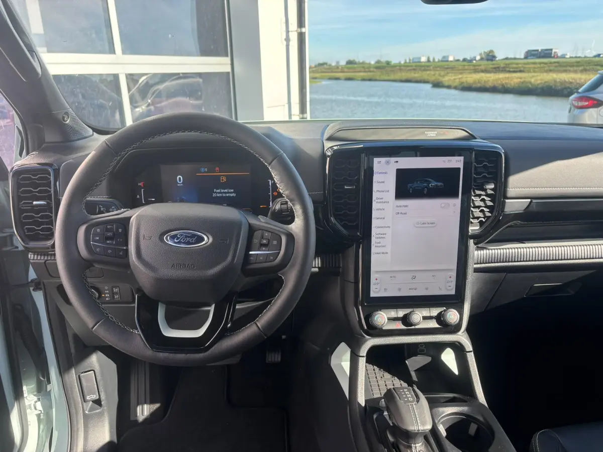 Stormtrak 2.3 PHEV | UIT VOORRAAD LEVERBAAR | Power Roller Top | Trekhaak | 0,99% Financial lease