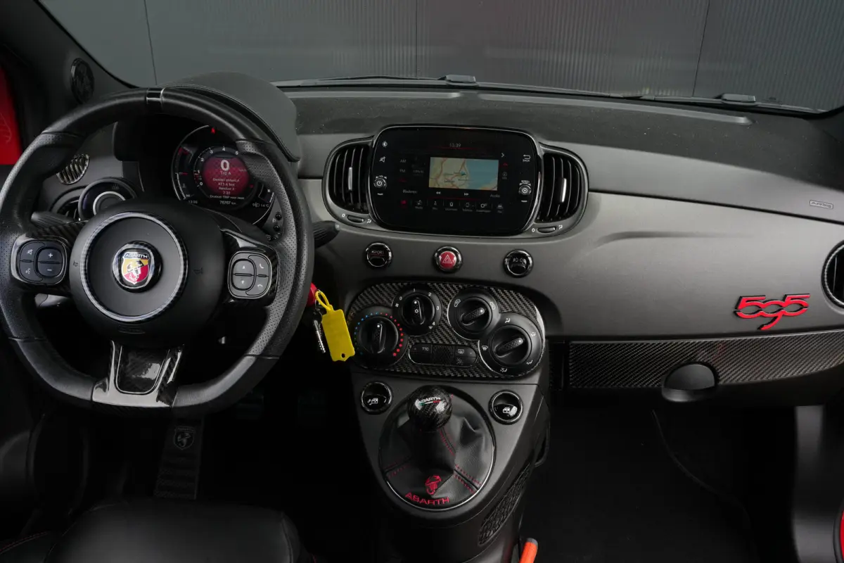 Abarth 595 145pk 1.4 T-Jet | Beats premium soundsysteem | Carbon delen | Carbonafwerking interieur
