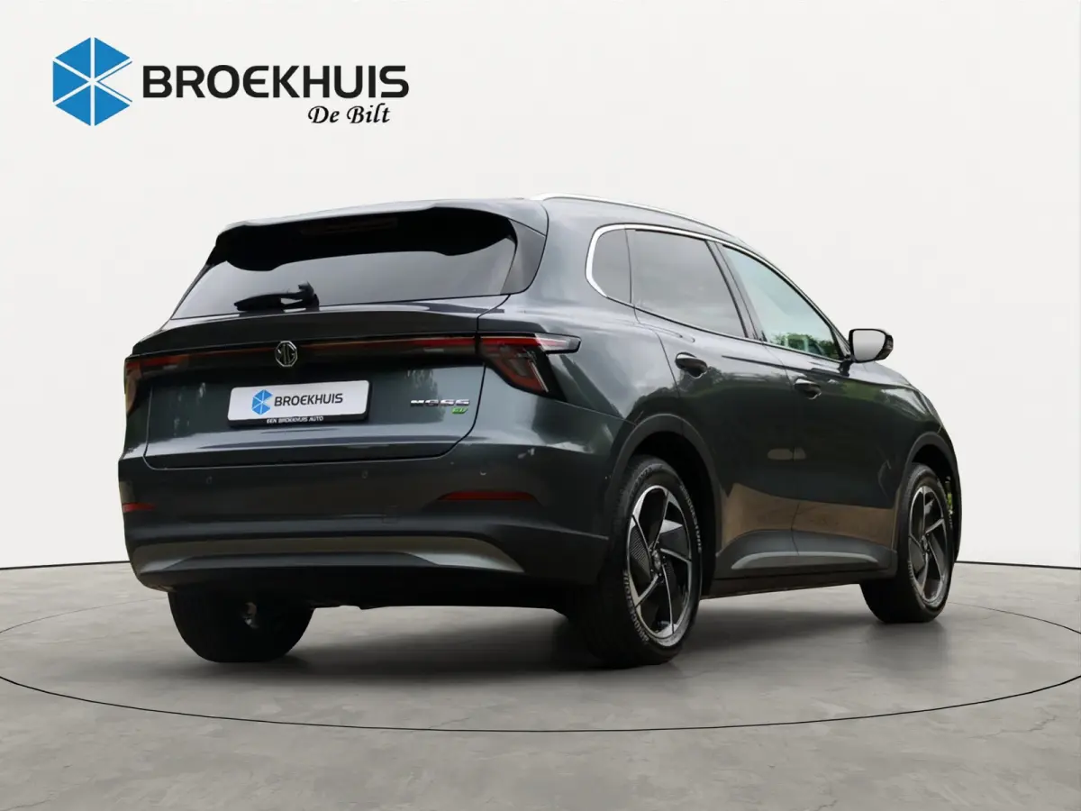 Luxury 64 kWh | 360° CAMERA | STOEL + STUURVERWARMING | ADAPTIVE CRUISE | DODE HOEK | PARK SENS V+A | ELEKTR. STOEL | STREAMINGS DIENSTEN